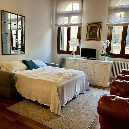 Santa Caterina: Charming Apartment Treviso Exteriör bild