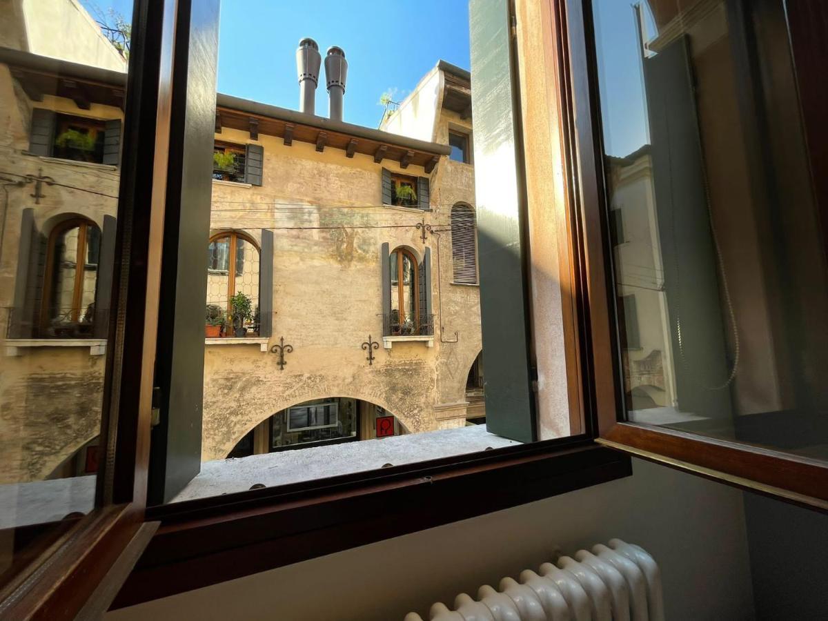 Santa Caterina: Charming Apartment Treviso Exteriör bild